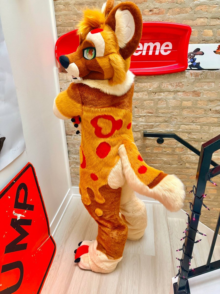 Did someone order pizza!? 🍕 <a href="/PeppinoPizzAWD/">Pizza Puppy :3</a>