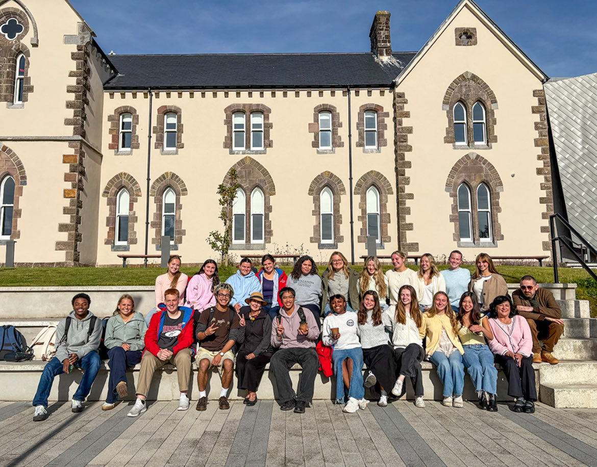 Villanova Nursing sophomores are immersing themselves in Irish culture — studying at SHU’s Dingle campus this semester. Thanks to a special partnership, they don’t have to put their clinical trajectory on pause to have this global experience. #VillanovaNursing #GlobalHealth