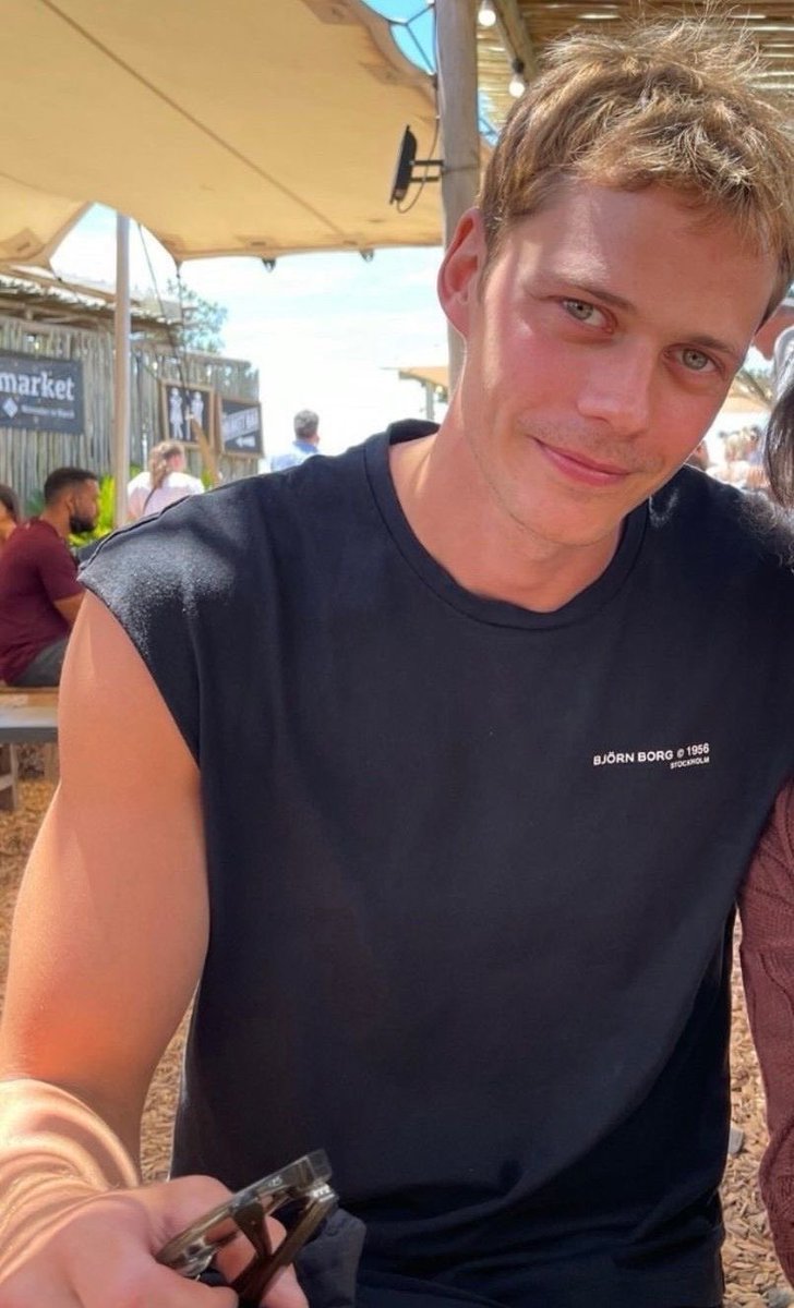 billskarsgardbm's tweet image. i will be telling my kids this was supposed to be their father