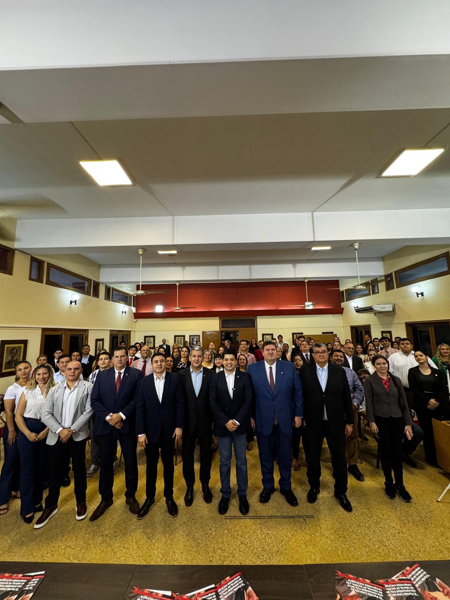 JoseRoberttipy's tweet photo. Hoy culminamos el Curso de Liderazgo Político y Políticas Públicas con una brillante disertación del senador Patrick Kemper, en la Junta de Gobierno de la ANR.

Agradecemos a todos los jóvenes participantes por su compromiso y dedicación durante este proceso de formación. https://t.co/OY39EW2DJV