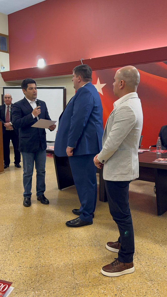 Hoy culminamos el Curso de Liderazgo Político y Políticas Públicas con una brillante disertación del senador Patrick Kemper, en la Junta de Gobierno de la ANR.

Agradecemos a todos los jóvenes participantes por su compromiso y dedicación durante este proceso de formación.