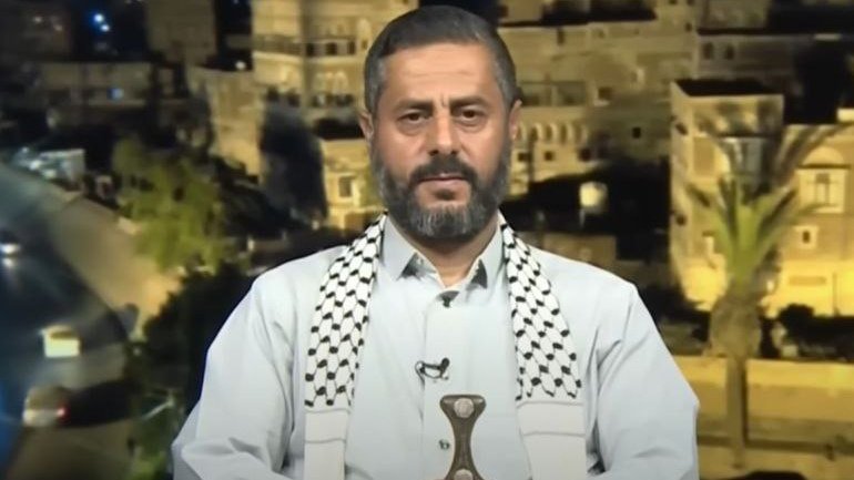 معادلة السنن الإلهية

محمد البخيتي

عندما نتحرك لمواجهة الباطل، فإنما نعمل وفق قانون السنن الإلهية لا وفق قانون الحسابات المادية، ولذلك لا نعوِّل على قدراتنا العسكرية والإعلامية بقدر ما نعوِّل على قدرة الله سبحانه وتعالى، مع بذل الأسباب في حدود الاستطاعة.

وصحيح أن حسابي في تويتر