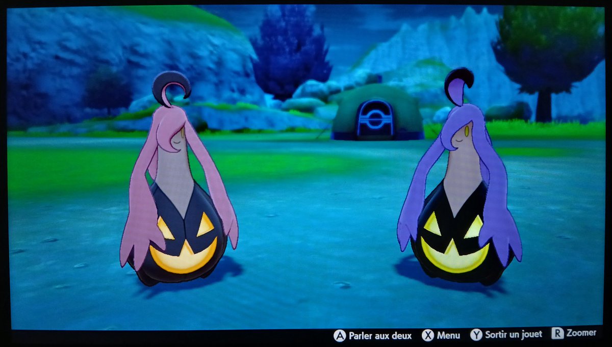 🌟695/1025🌟: Banshitrouye shiny trouvée en 323 resets dans les Terres Sauvages (Plateau de Kickenham) 😉
Famille complète ✅️