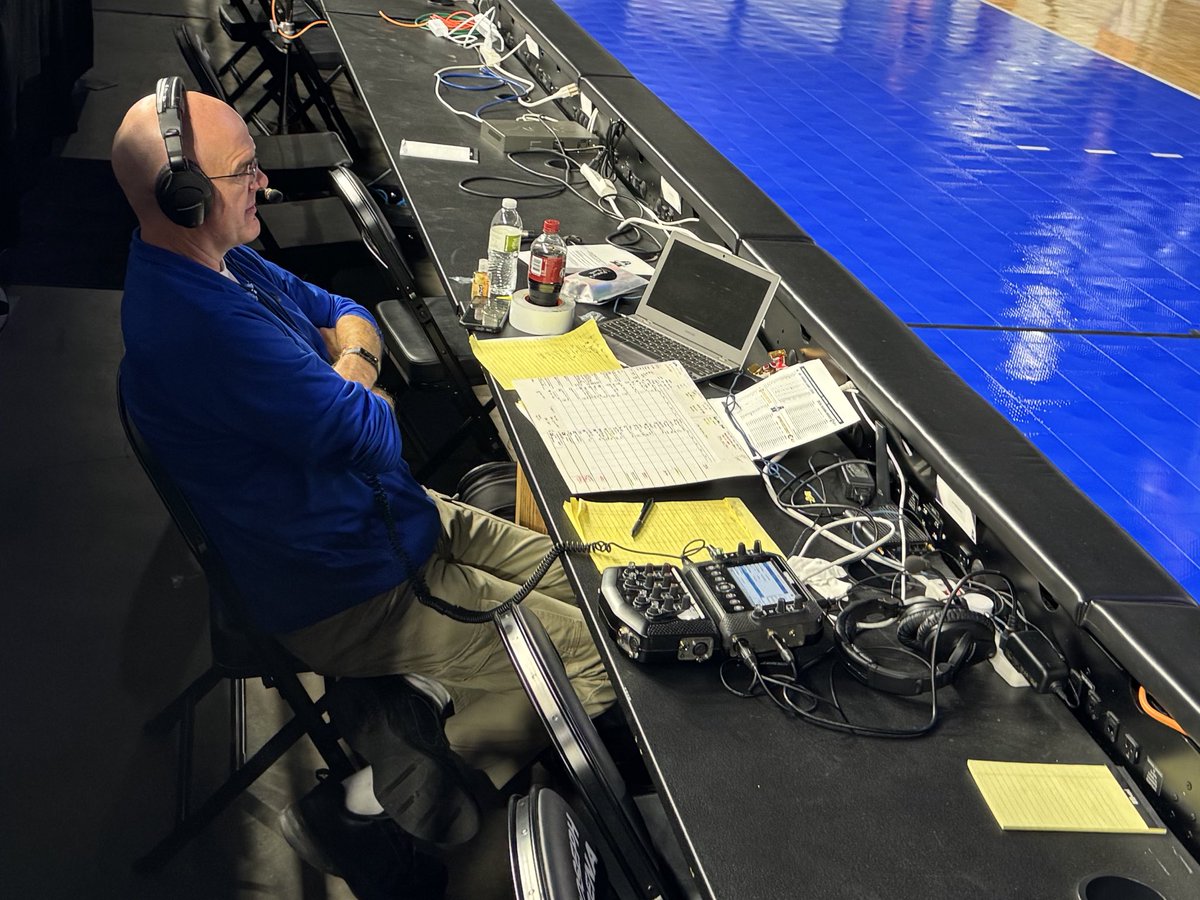 .<a href="/UNKvolleyball/">UNK Volleyball</a> is warming up as <a href="/JaysonJorgensen/">KRVN sports</a> looks on! The team is assembled. Let’s Go Lopers!! <a href="/UNK_Athletics/">UNK Athletics</a>