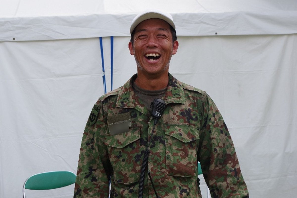 AONOGAHARA_PR's tweet image. 【#いい笑顔の日 ②】
「いい笑顔の日」の由来は、「いい（11）」「にっこり（25）」という語呂合わせから来ています。

#笑顔 と #健康 には深い関連があるという考えから、より多くの人々が健康で笑顔でいることの重要性を啓発する目的があるそうです☺
＃陸上自衛隊  ＃青野原駐屯地
#スマイル