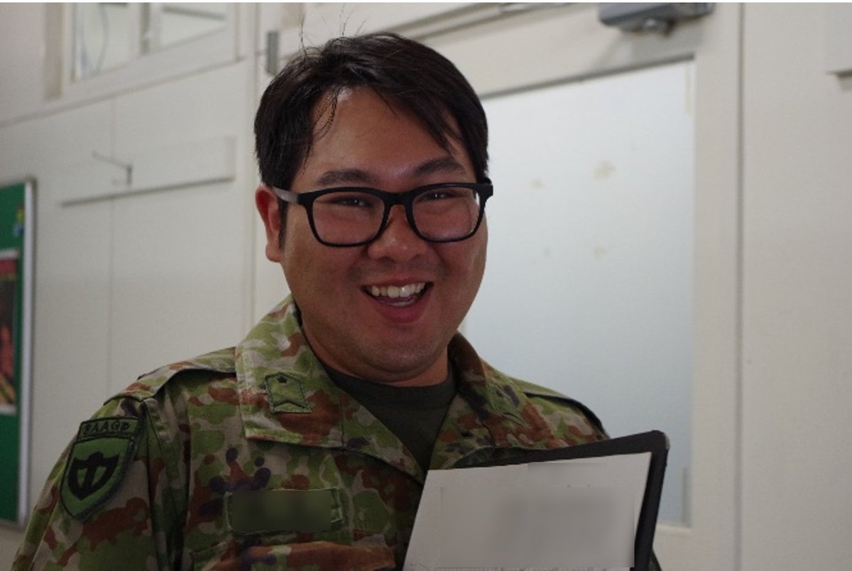 AONOGAHARA_PR's tweet image. 【#いい笑顔の日 ②】
「いい笑顔の日」の由来は、「いい（11）」「にっこり（25）」という語呂合わせから来ています。

#笑顔 と #健康 には深い関連があるという考えから、より多くの人々が健康で笑顔でいることの重要性を啓発する目的があるそうです☺
＃陸上自衛隊  ＃青野原駐屯地
#スマイル