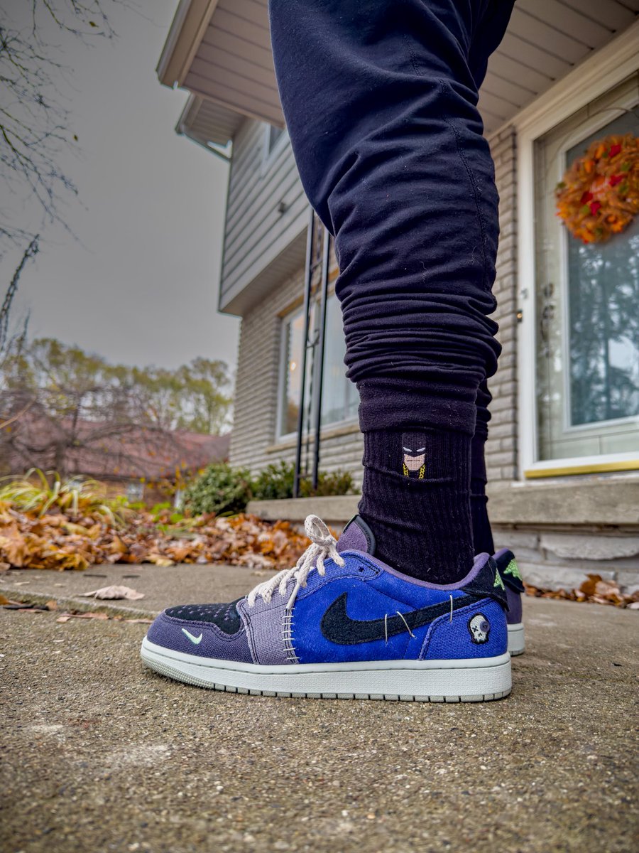 Sneaker_Cowboy's tweet photo. I ainβt got the first version of these because I slept on them, but glad I was able to grab the 2nd version, very good quality all around #unds #kotd #kickcheck #snkrs #snkrsliveheatingup #shoessofresh #yoursneakersaredope #snkrskickcheck #wearyoursneakers #iphonephotography https://t.co/pXK5LcOUiD