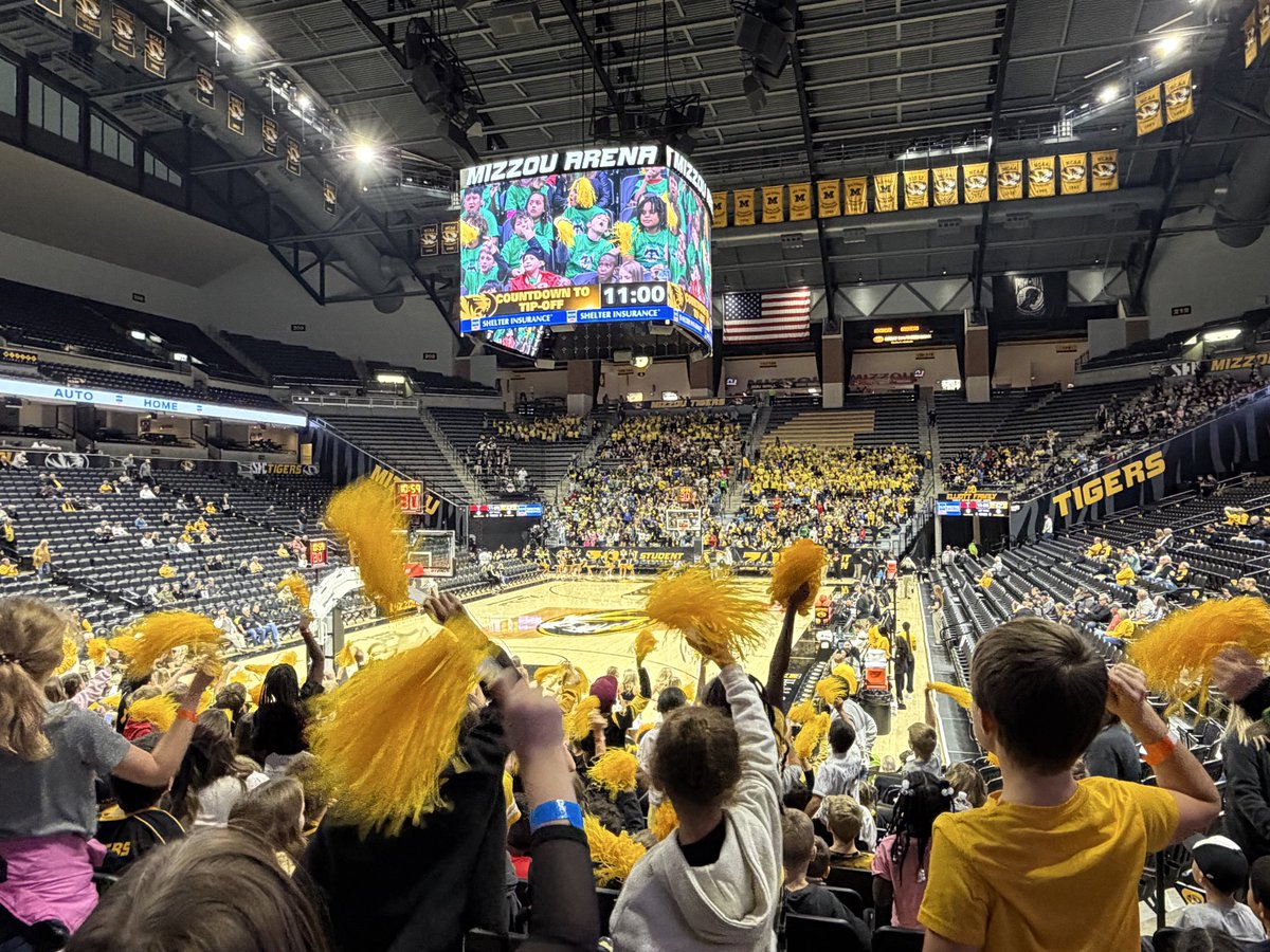 Kelly_Isenogle's tweet image. What an incredible opportunity for our #bestofbeulah Timberwolves. Thank you @MizzouAthletics &amp;amp; @MizzouWBB for inviting us to your game! #cpsbest @MOSWPBS @BeulahRalphElem