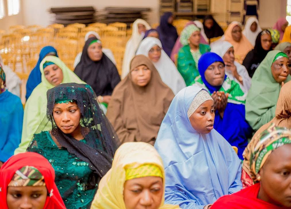 SadeeqabbaAla's tweet photo. Katsina state OBIDIENT MOVEMENT had 2 wonderful engagements today. We were able to welcome 150 women into the movement. The first set of people were the ones we intended to meet, after which another set gather themselves and we welcome them all. Thank u 4believing in @PeterObi https://t.co/PMcWWdE3FB