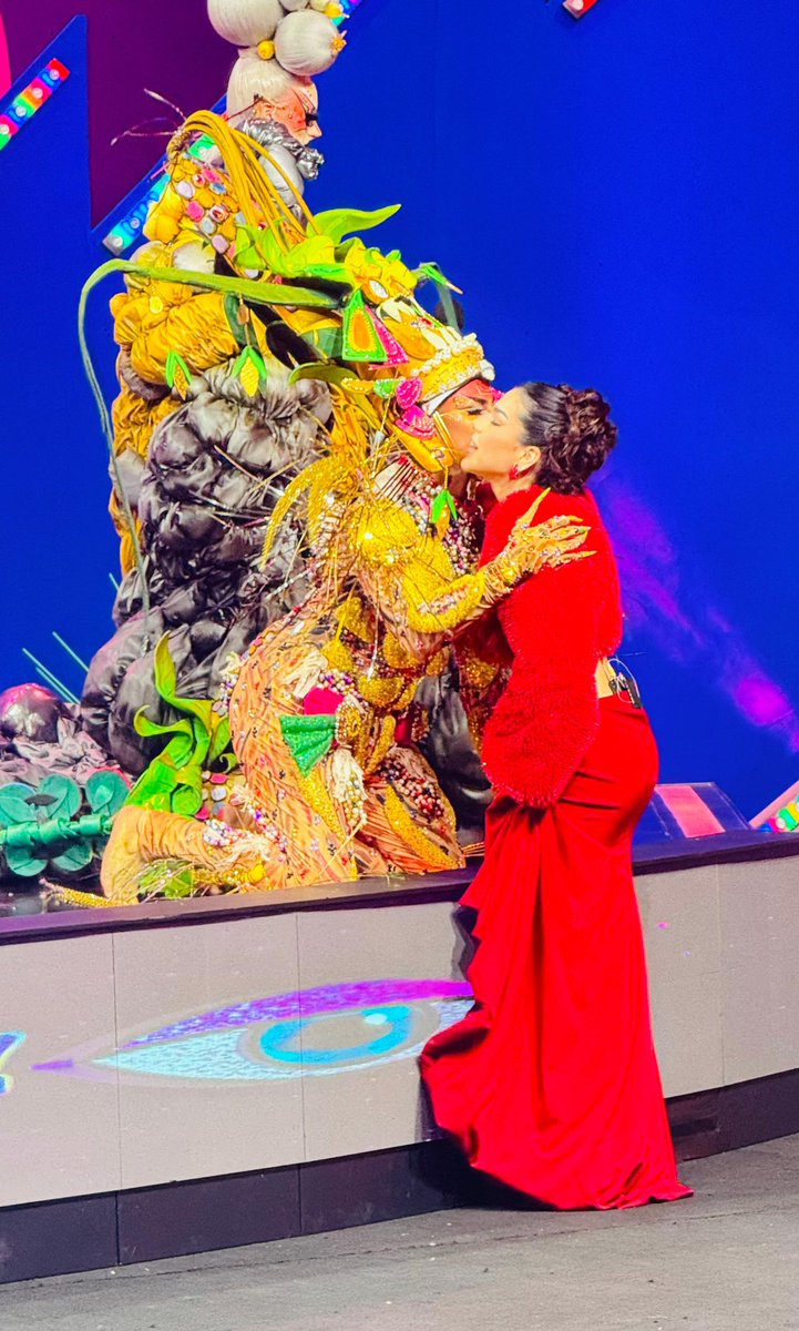 Que bella fantasía cumplida #Kenini <a href="/keniaos/">NINI</a> 🫶🏼 gracias a mi Pakitrona por las fotos tkm