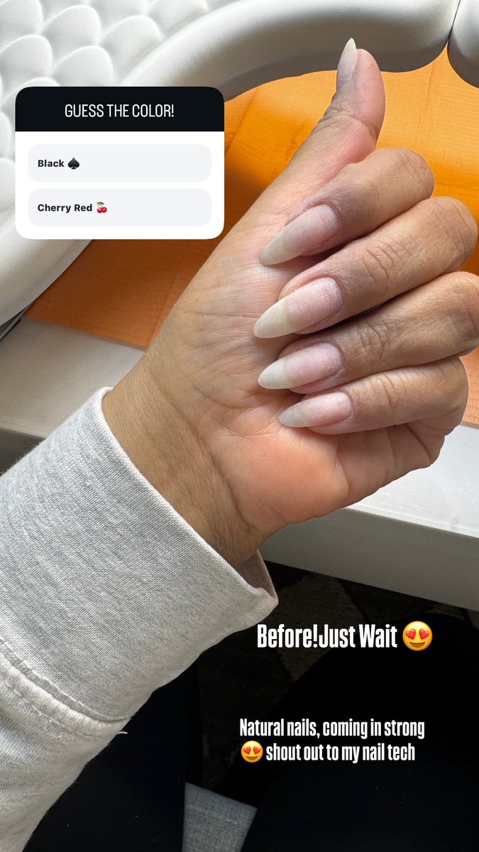 ___jeeyy's tweet image. My Natural Nails Coming In Strong 🍒