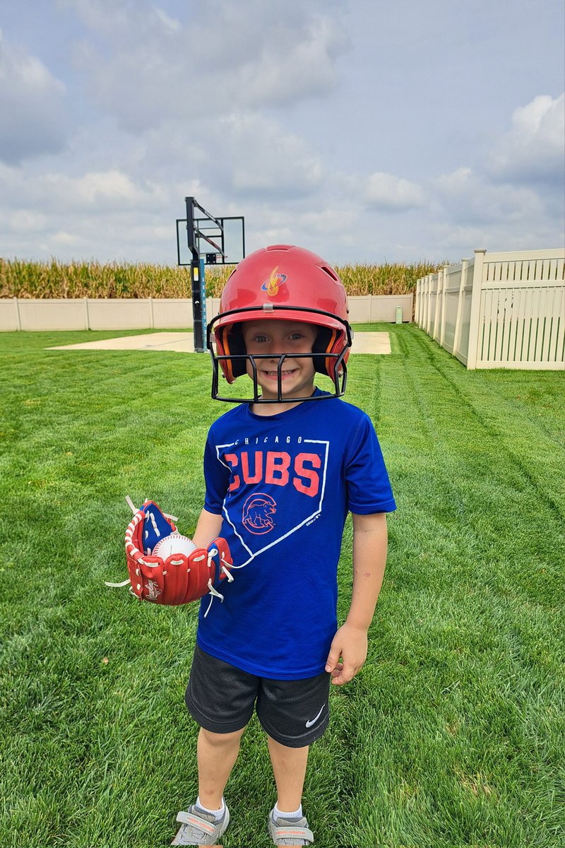 mikedreesen's tweet photo. @carsonkelly01 my son wants a Carson Kelly tshirt for Xmas. Can't find a size small online. Any leads???? https://t.co/Bx4UwbSApb