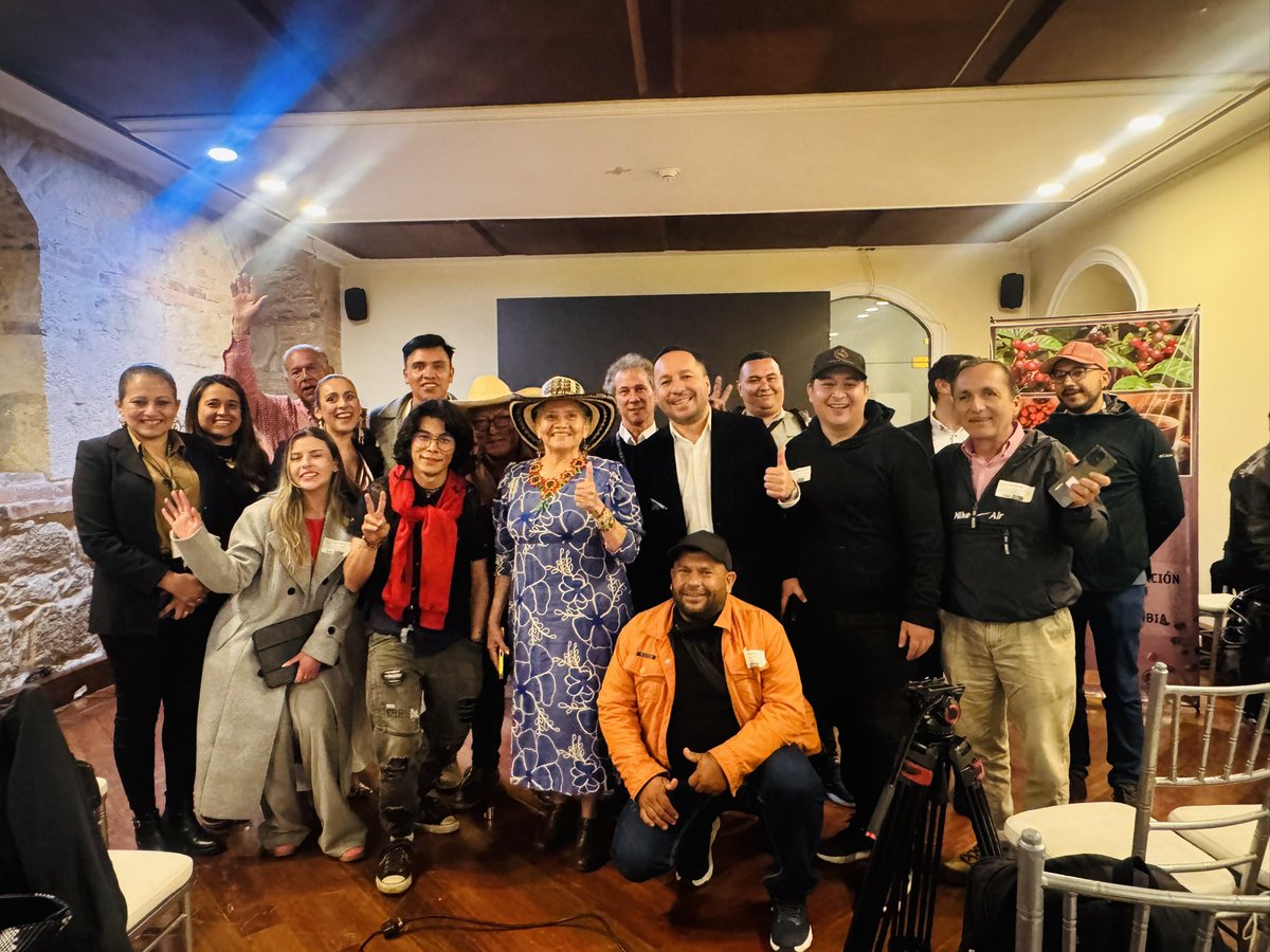 Catalinaperezp_'s tweet image. Hoy realizamos, junto con @CANEFORACAFFE, la Audiencia Pública sobre la dignificación, tecnificación y comercialización del café Robusta. Un espacio para escuchar a los caficultores y consolidar compromisos reales con esta cadena productiva. ☕️🇨🇴
#SenadoraCampesina #CaféRobusta