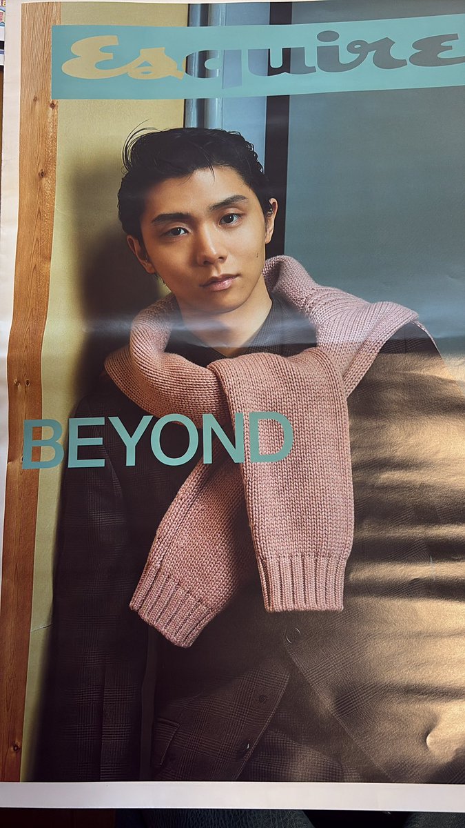 B6nMl's tweet photo. 今日の　#日本経済新聞　の折込チラシの中に羽生さんが😱
新聞広げて心臓止まるかと思うくらいビックリ‼️
インタビュー記事も載っていて、さらにビックリ‼️
紙質もよくて日経さんに感謝🙏
GUCCIのギフトコレクションでモデルは羽生さんのみの折込チラシでした😭
#羽生結弦
#GUCCI https://t.co/U2v4hGcNjG