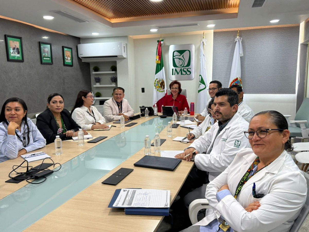 IMSSGro's tweet photo. La delegada del #IMSSGuerrero, Dra. María de Lourdes Díaz Espinosa, encabezó la sesión del Comité para el Control de Incapacidades Temporales en el Trabajo #COCOITT, con el objetivo de reforzar las estrategias en la prescripción y control de este tipo de incidentes laborales. 🏥 https://t.co/EralTx7iq0