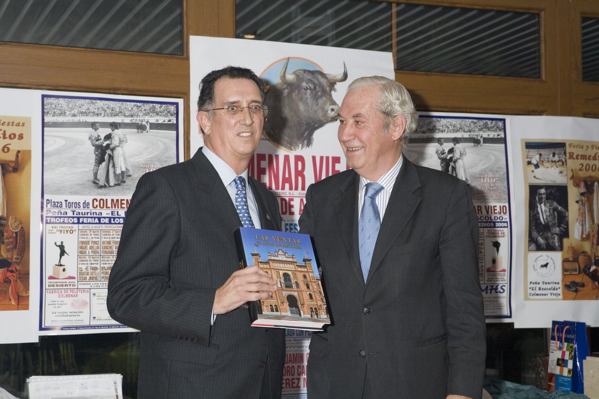 Asiduo a los actos de nuestra peña en sus años como director-gerente del CAT, en 2003 hizo entrega del trofeo ‘Yiyo’ a un jovencísimo César Jiménez. #DEP