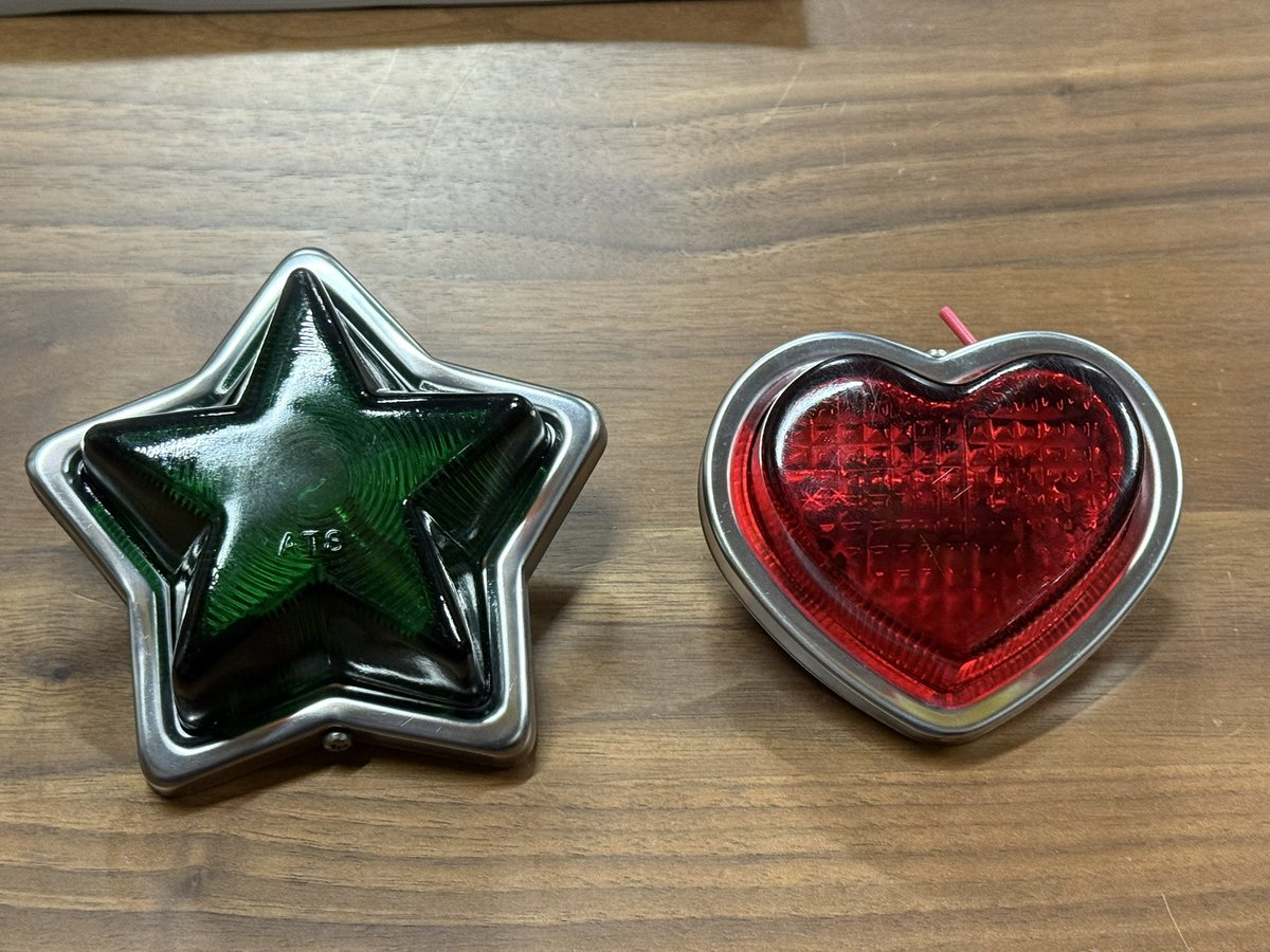 コレクション取り付けするかあ🤔
両方とも30年物のガラスレンズ