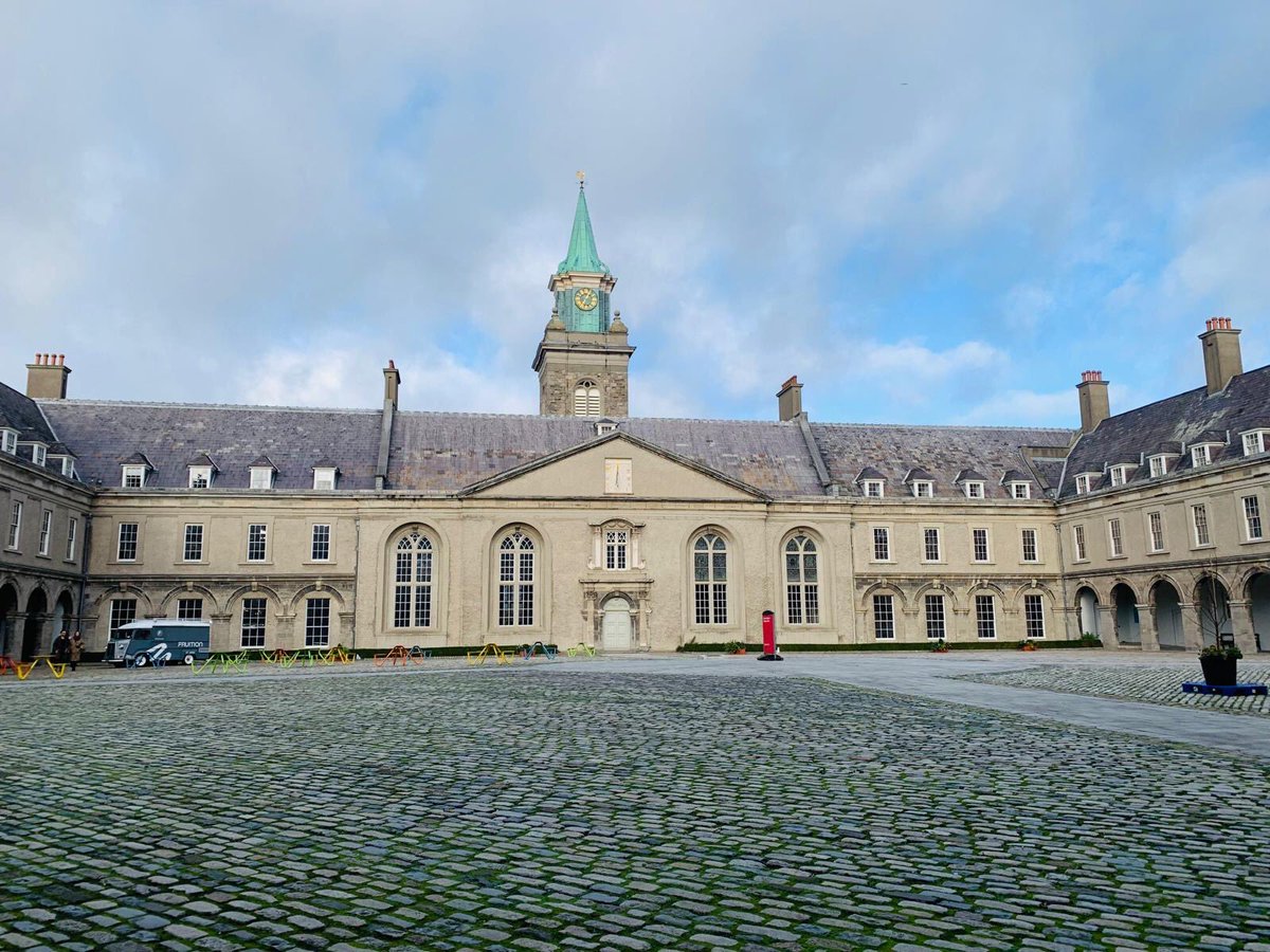DouglasSt_CCFET's tweet image. Our Fine Art QQI Level 6 students really enjoyed their visit to both the National Gallery &amp;amp; the Irish Museum of Modern Art (IMMA) #dublin #art #fieldtrip @NGIreland @IMMAIreland @CorkETB @ThisisFet @DSC_Erasmus @dsctextiles @QQI_connect @ETBIreland 
Credit images: V. Tobin