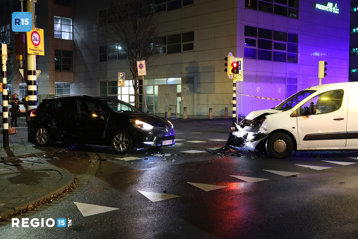 Gewonde bij flinke botsing op de Schenkkade in Den Haag