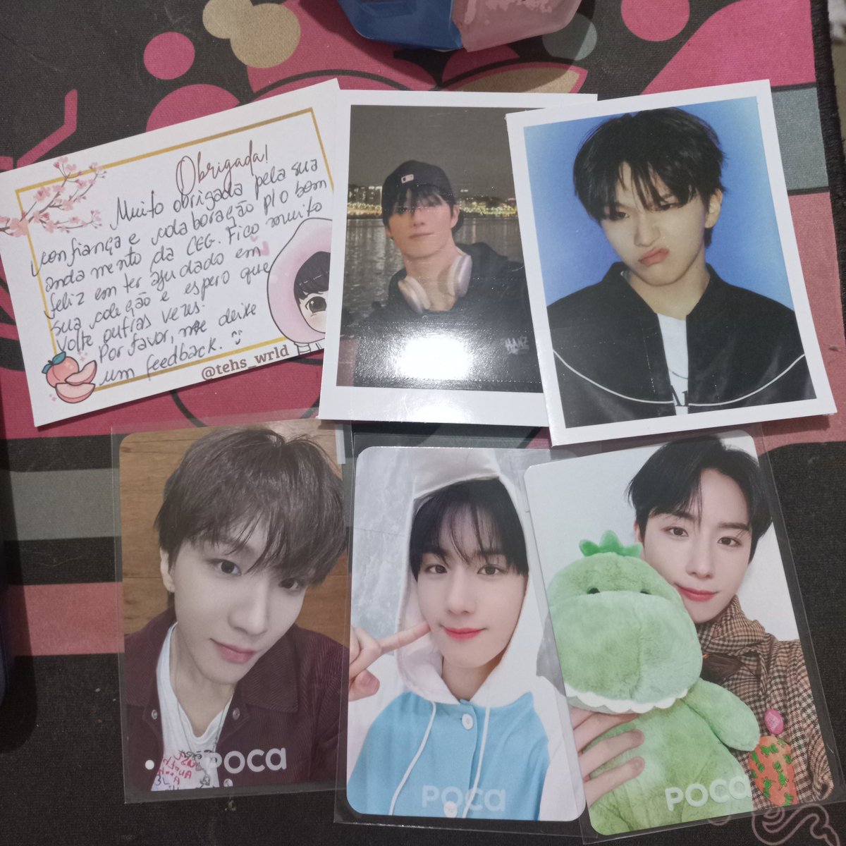 CollectDimples's tweet image. Feedback super positivo para @tehs_wrld que me ajudou com a compra desses 3 cards no poca, o envio super tranquilo e seguro e amei os mimos ♡