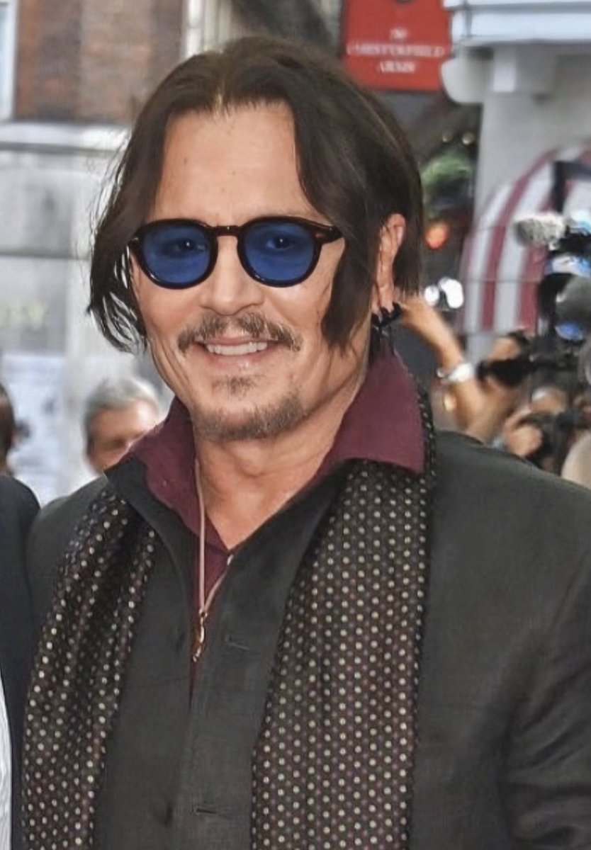 NicoleH9916's tweet image. 28 November – A Bunch of Stuff opens in Tokyo.
2 December – Modi premieres at TOHO Roppongi Hills.
6/7 December – Tokyo Comic Con.
Three events, one city, one month.
Art, film, fans, everything coming together exactly where Johnny is loved for his creativity❤️

#JohnnyDepp…