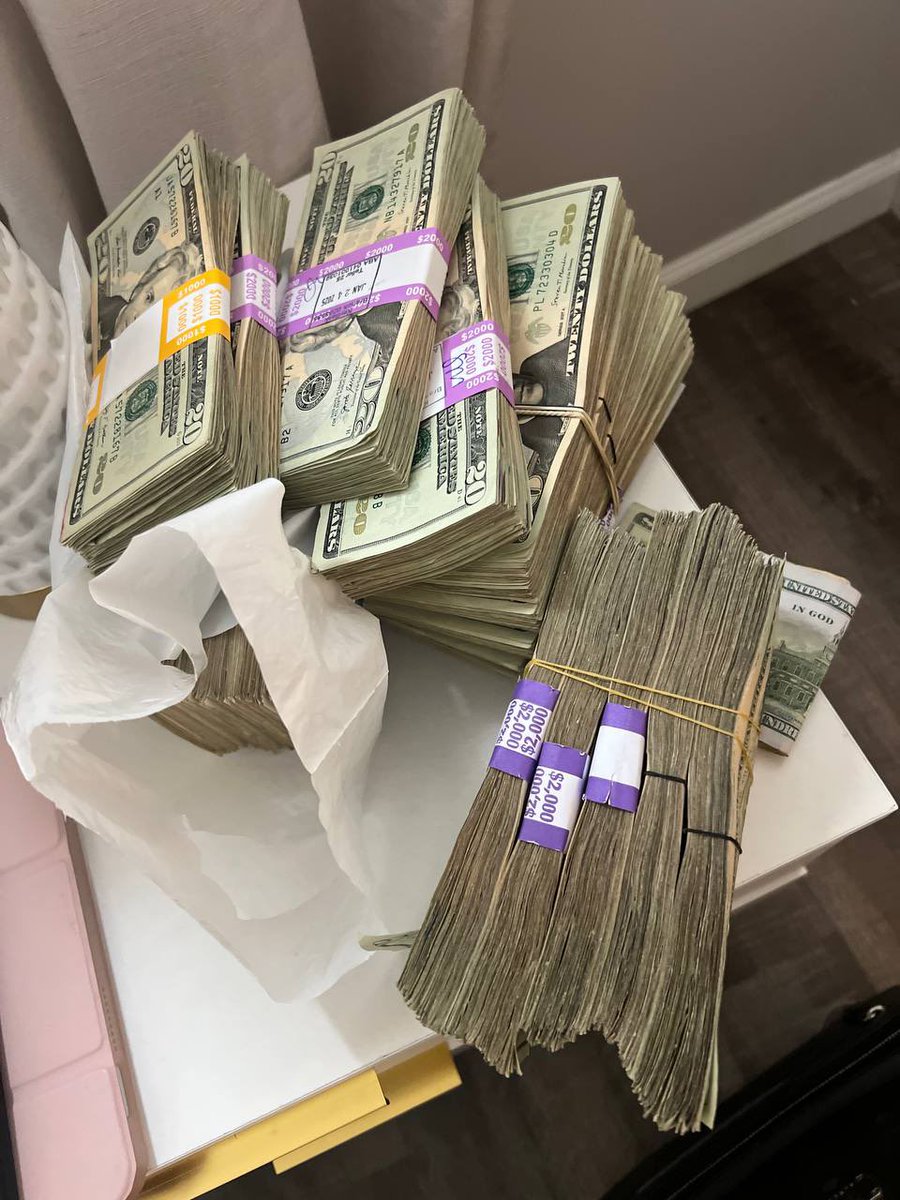 yakkweb3's tweet image. cash is king ✌️🥷