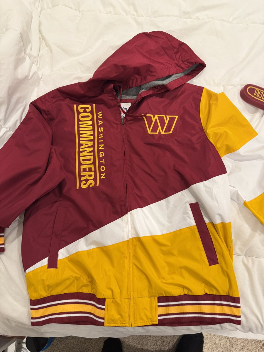 Eddie11210's tweet image. Grabbed these from Costco today #RaiseHail