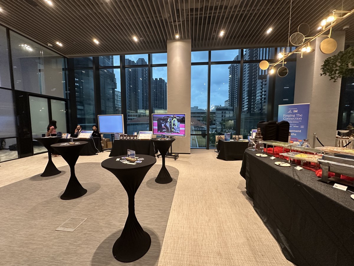 Lotame's tweet image. Every moment counts in the relationship economy! Grateful to connect at Forging The Connection on data-driven, privacy-safe customer experiences. #DataCollaboration #IdentityResolution #AdTech #MarTech #CustomerExperience