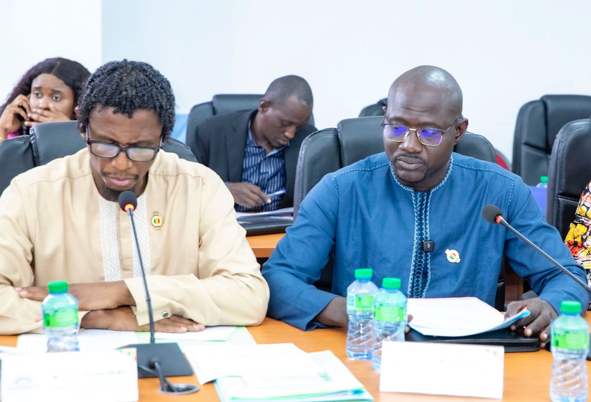 economie_sn's tweet image. La Commission des Finances et du Contrôle budgétaire, élargie à la Commission des Affaires économiques, a examiné et adopté, ce jeudi 20 novembre 2025, le projet de budget 2026 du Ministère de l’Économie, du Plan et de la Coopération (#MEPC), défendu par le ministre de tutelle,…