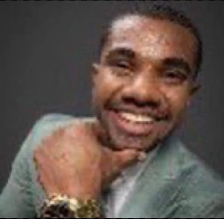 odeiaodjchris's tweet image. Você tem direito a me fazer uma pergunta    

1 namora?  
2 sexualidade? 
3 passa o insta?  
4 mudaria de perfil comigo? 
5 tá apaixonado? 
6 sua altura?  
7 tem ex? 
8 música favorita?  
9 cantor favorito? 
10 amigaria comigo?  
11 Namoraria comigo?  
12 Passa o WhatsApp?