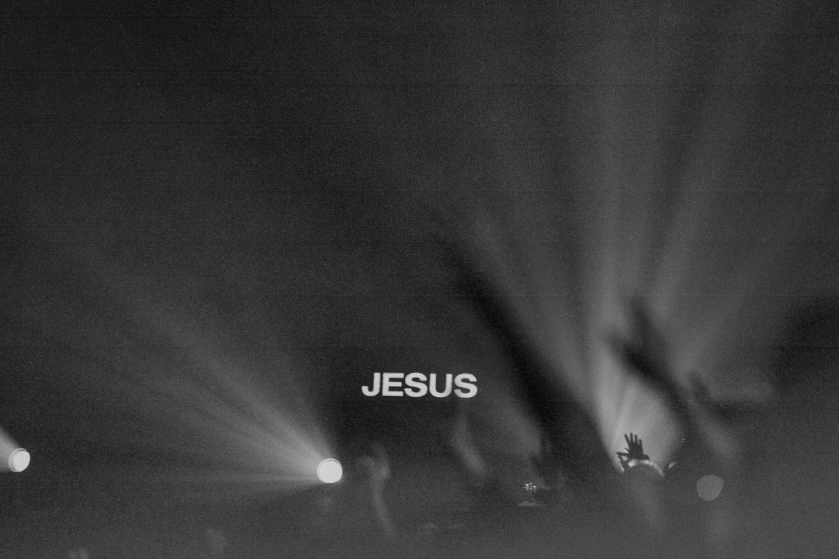 hillsongworship's tweet image. There&apos;s only one name that saves and His name is JESUS. 🙌