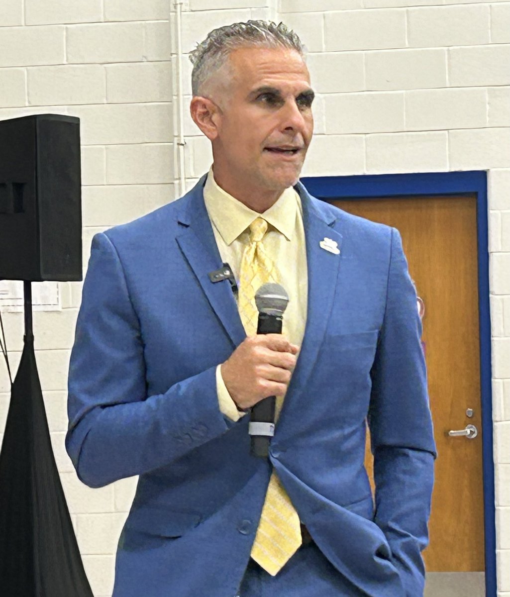 JenniferAGates's tweet image. @DeKalbSchools @DrNormanCSauce3 #leadingbyexample #CommunityTable #TownHall #ForwardTogether #AccessOpportunity #bethechange @DacostaDekalb #District6