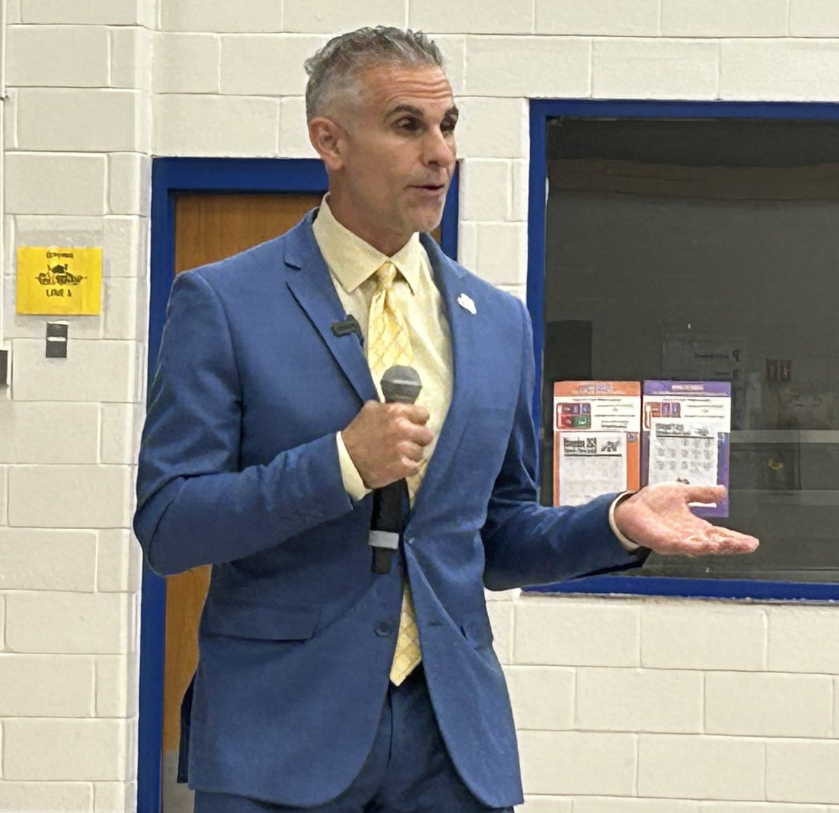 JenniferAGates's tweet image. @DeKalbSchools @DrNormanCSauce3 #leadingbyexample #CommunityTable #TownHall #ForwardTogether #AccessOpportunity #bethechange @DacostaDekalb #District6