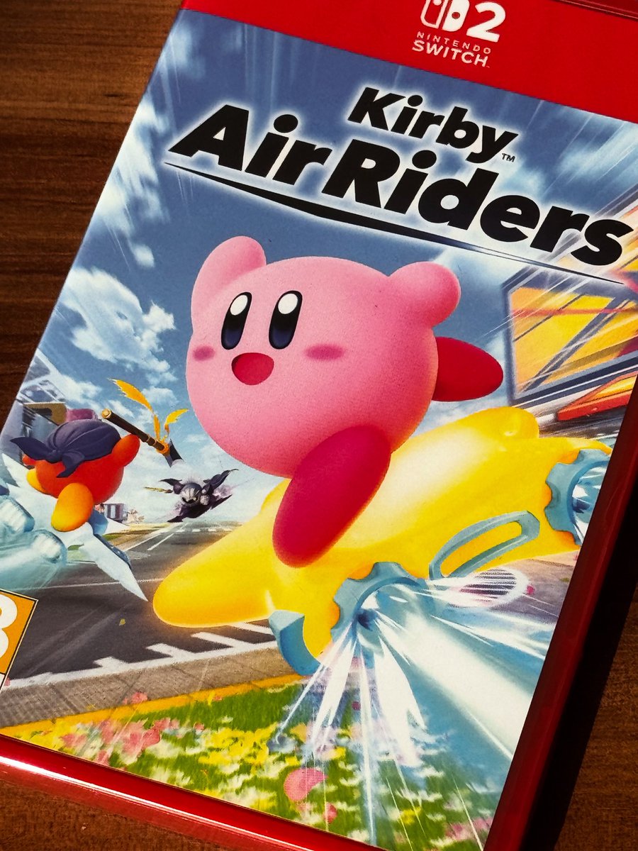 El #NintendoSwitch2 poco a poco se va haciendo de sus cositas, y ahora es el turno de #Kirby Air Riders. Lástima que lo que falta es tiempo para poder jugar.