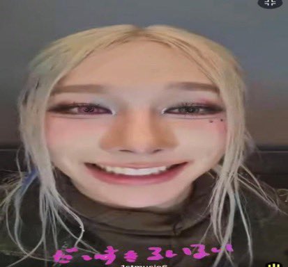 jiyongoholic's tweet image. sentindo um cheiro d queimado enquanto eu tava fazendo pipoca achando q tava queimando qndo eu fui ver era as ponta domeu cabelo vsf