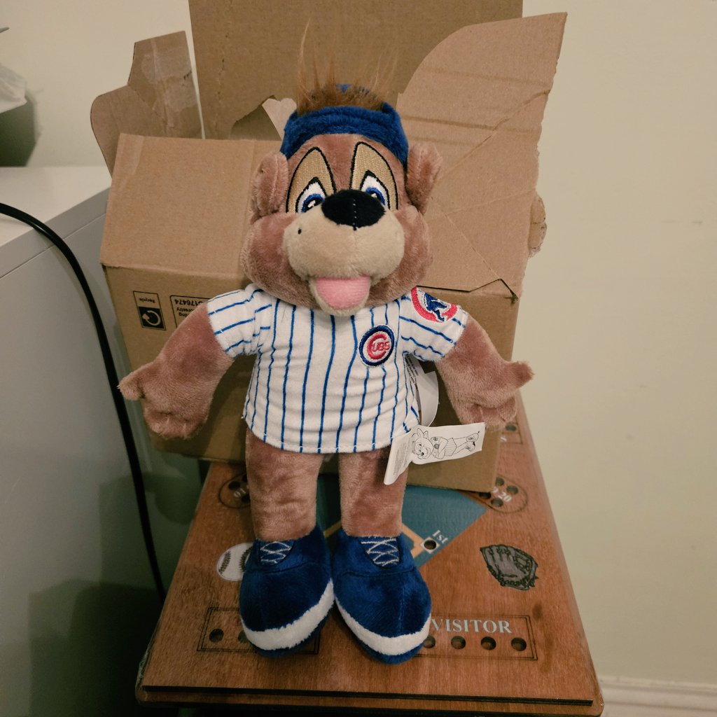RSD_155's tweet image. Bought this for my cousins baby...only problem is I want to keep him for myself 😫 #GoCubsGo