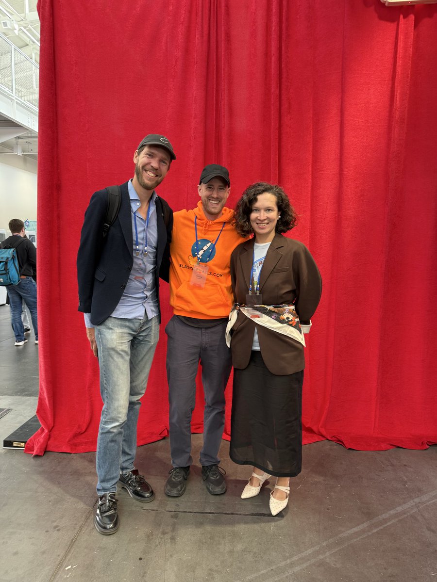 travis_code's tweet image. Two of the coolest people at @sfrubyconf (who also happen to be keynote speakers at @blastoffrails) @kieranklaassen and @inazarova