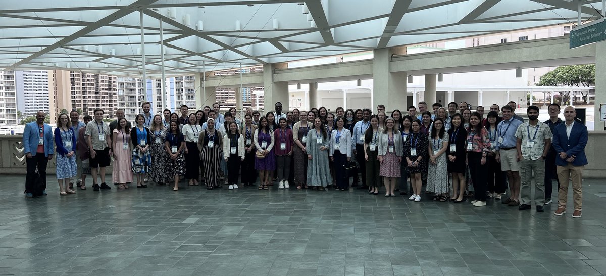 NeuroOnc's tweet image. Great turnout in Hawaii for this year’s Fellow and Early Clinician/Investigator Career Retreat! #SNO2025 #WFNOS