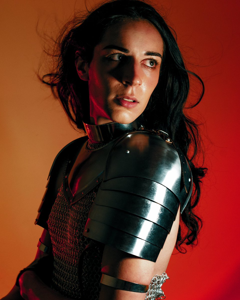 AshurGharavi's tweet image. Throw the Gauntlet… another shot I loved from my recent knight self portrait shoot!