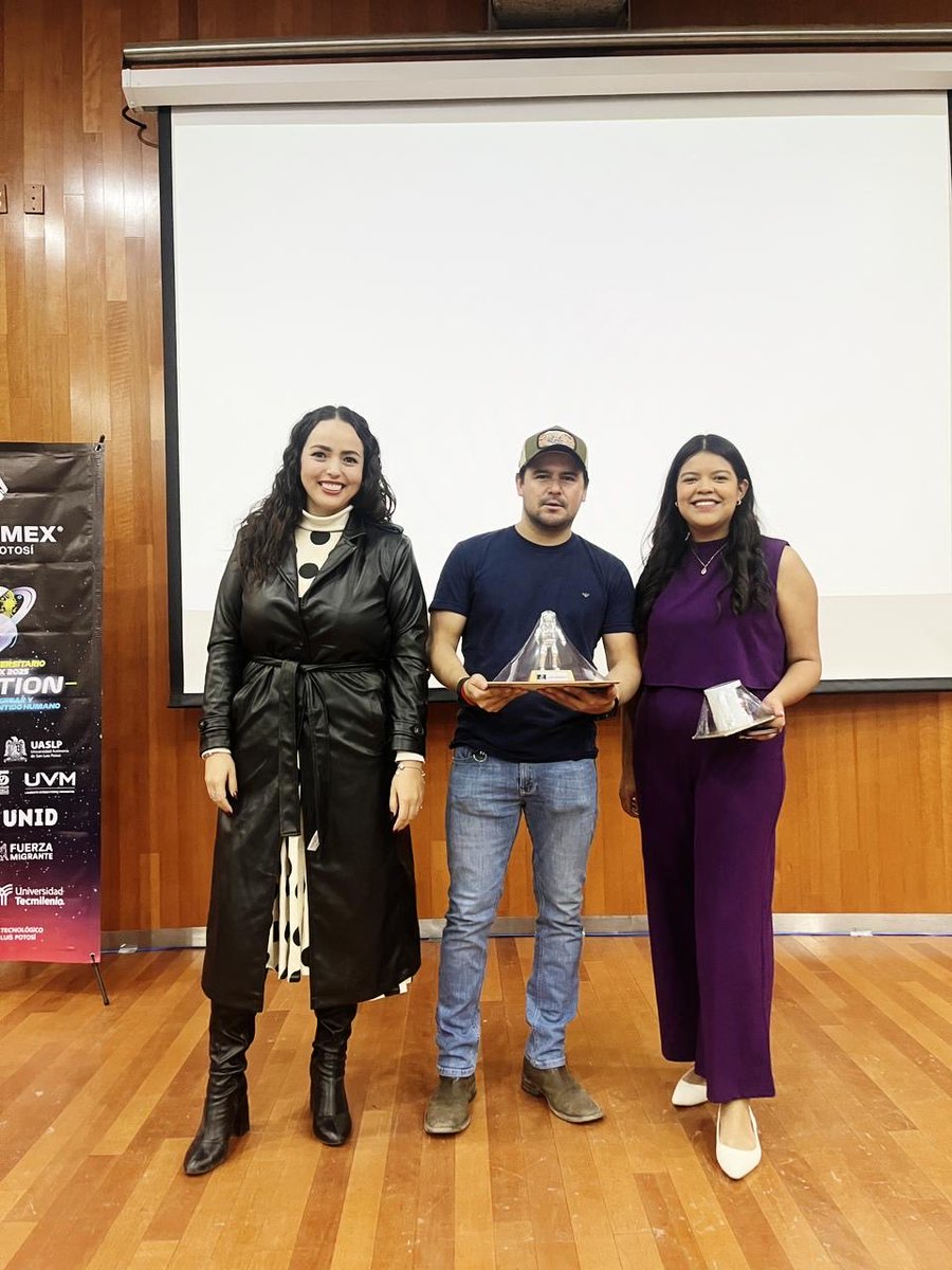 Ale_Navarro_'s tweet image. 8vo Congreso Universitario COPARMEX 2025! AI Motion 🤖 

#pitch #unid #uaslp #coparmex #slp