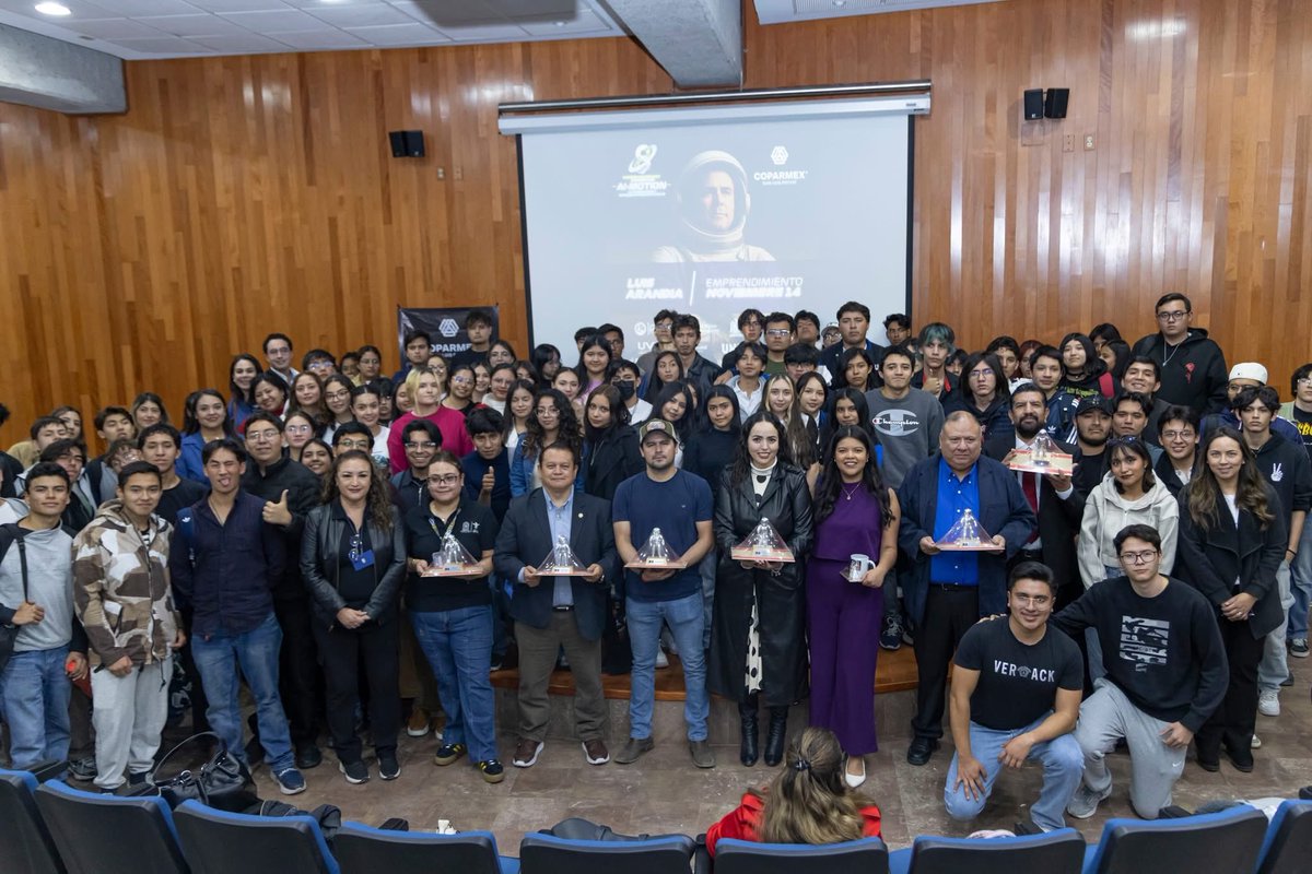 Ale_Navarro_'s tweet image. 8vo Congreso Universitario COPARMEX 2025! AI Motion 🤖 

#pitch #unid #uaslp #coparmex #slp