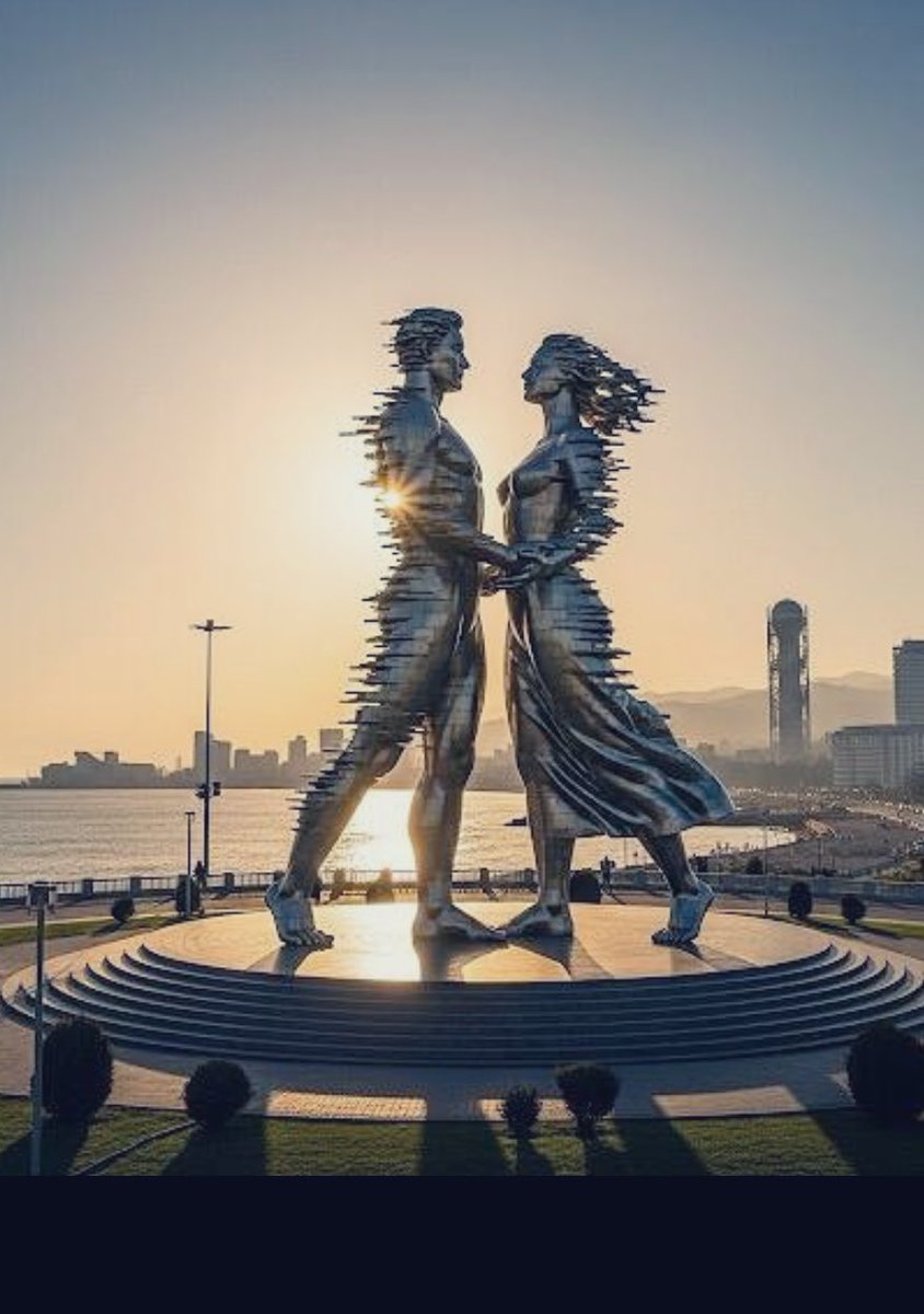 🎶

       لقد كنا درس لبعضنا البعض ،،
   انت علمتني أن لا امنح الثقة لأي احد !
   وأنا علمتك أن الشعور الجميل 
          اذا غادر لا يعود أبداً !!
   
                    #فضفضه