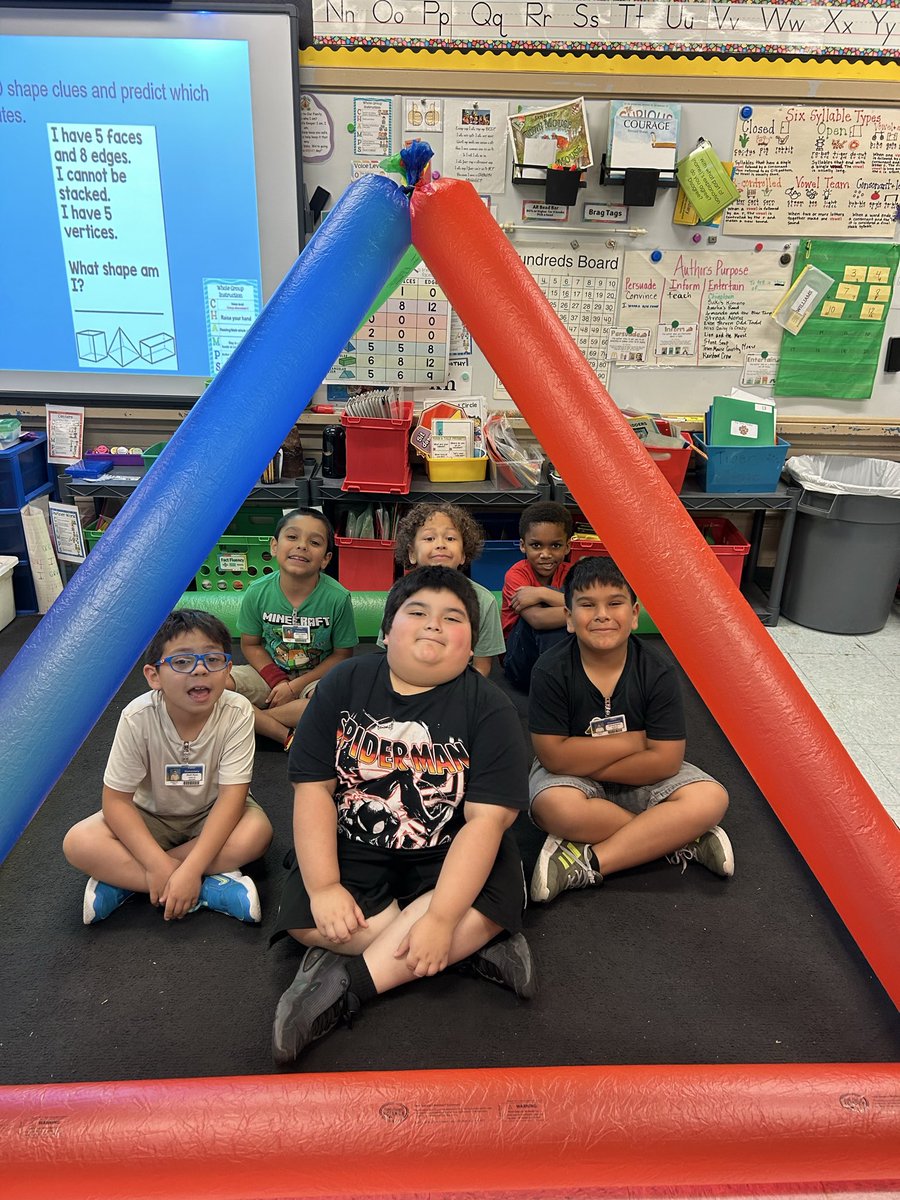 ajwillia21's tweet image. Williams’ Wonders wrapped up 3d shapes with a few attribute riddles and 3d building. Real world real life connections. @FisherTigers @PISDESMath