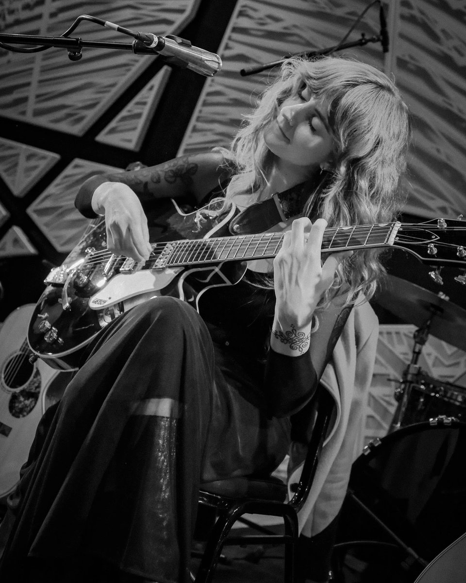 firetalkrecs's tweet image. Hannah Frances last week at @NationalSawdust 🌟 truly a night to remember ~