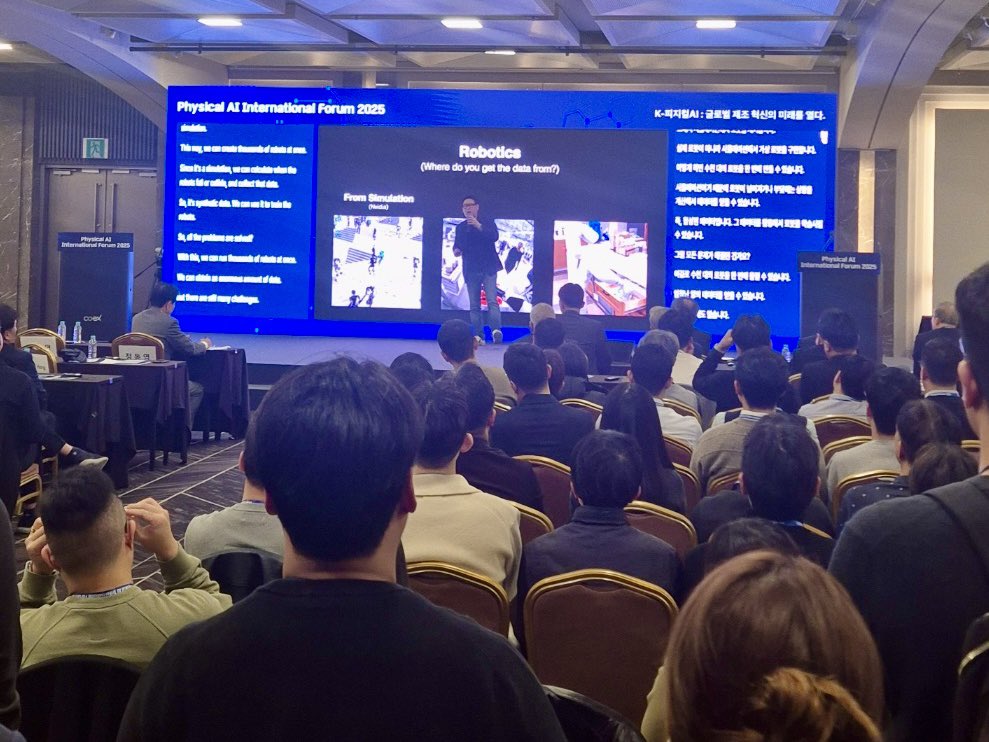 DennisHongRobot's tweet image. Keynote talk at the 1st International Physical AI Forum in Seoul! It was packed with audience standing in the back… That was fun!

#PhysicalAI #robotics 🤖