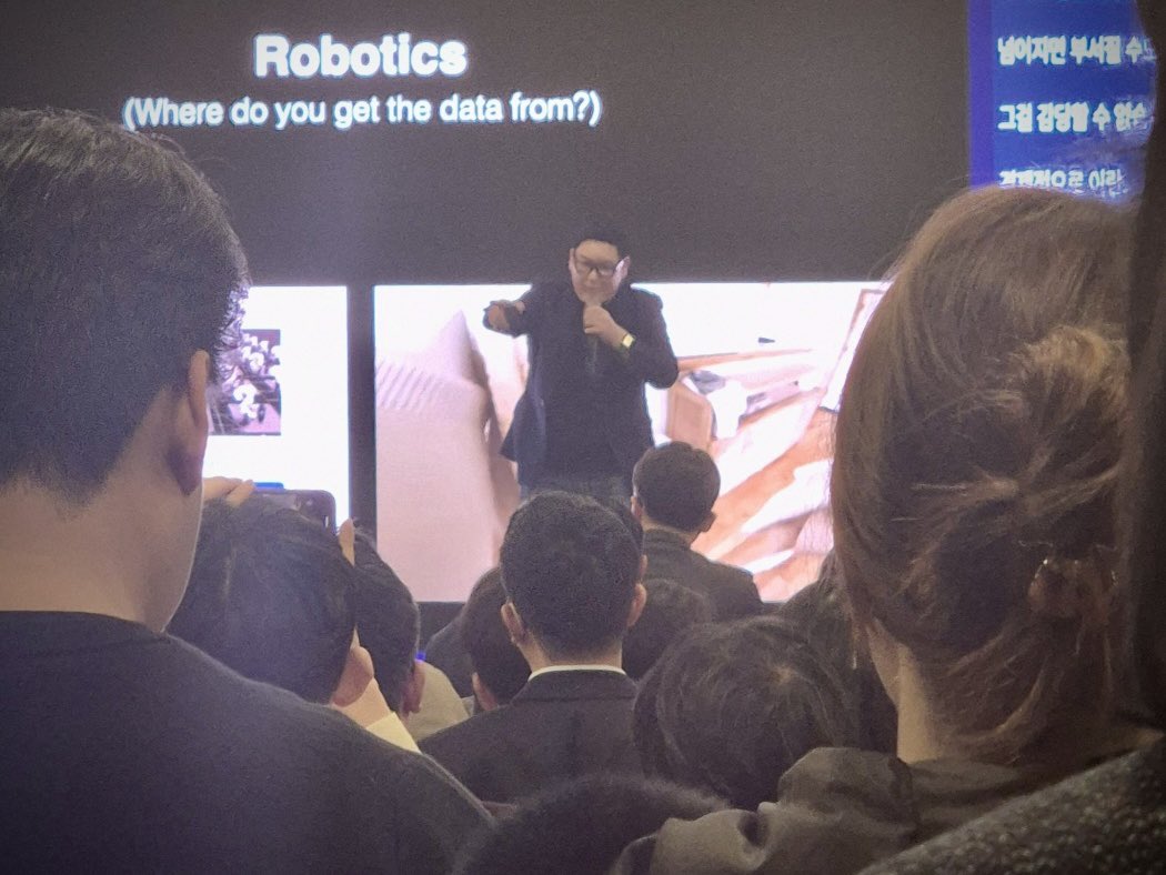 DennisHongRobot's tweet image. Keynote talk at the 1st International Physical AI Forum in Seoul! It was packed with audience standing in the back… That was fun!

#PhysicalAI #robotics 🤖