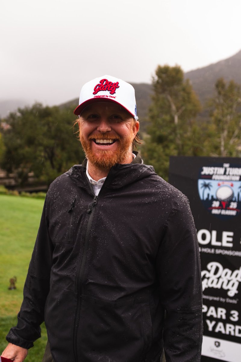 DadGangCo's tweet image. It’s officially launching tomorrow at 7 AM PST! 

Our collaboration hat with @redturn2! 

Will be live on both our website and app. Only 500 made so set those alarms! ⏰