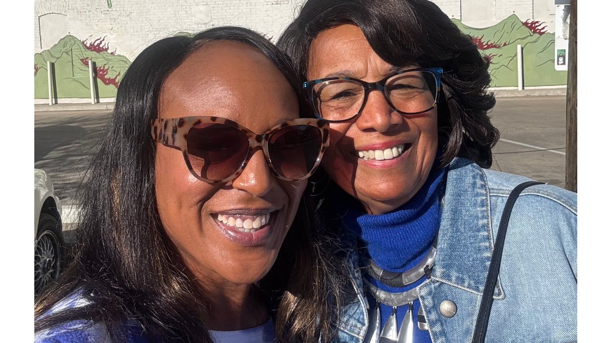 PatriciaRaybon's tweet image. Losing a loved one is tough. But when amazing Michelle Fox invited me to lunch this week, we both shared much joy! This Joy we have! Are you grateful for Him? Me, too! #KeepGoing #WritingCommunity