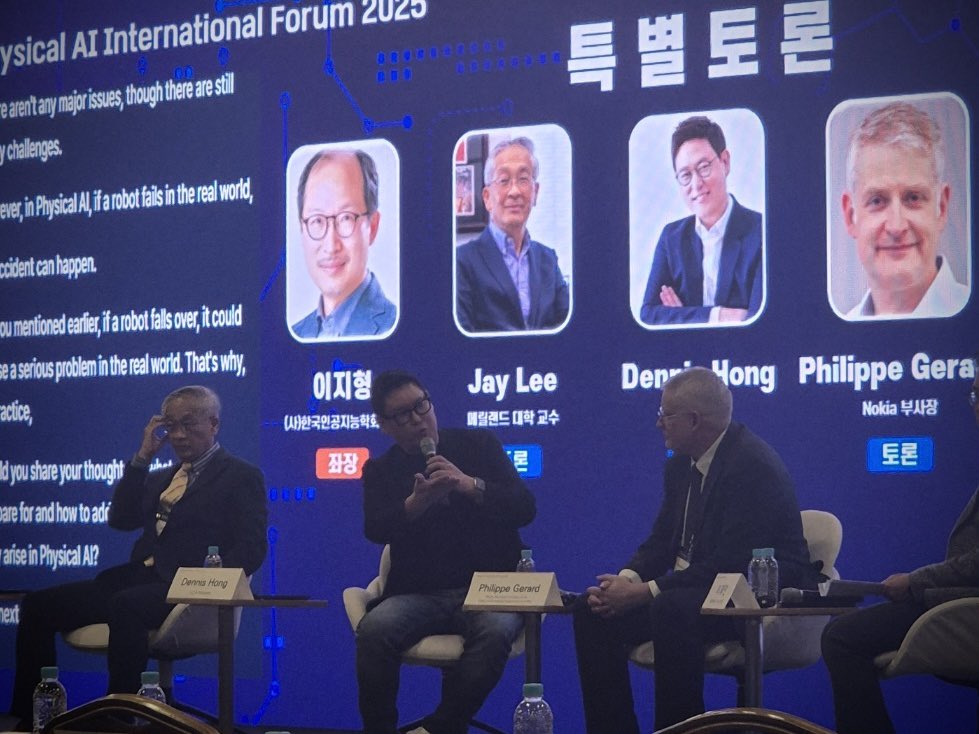DennisHongRobot's tweet image. At the 1st International Physical AI Forum in Seoul! Fantastic panel on physical AI with industry experts, science, academia and government. It was an honor to be on the panel with Philippe Gerard, Jay Lee, 이재민 센터장님, 이지형 회장님.
#PhysicalAI #robotics 🤖