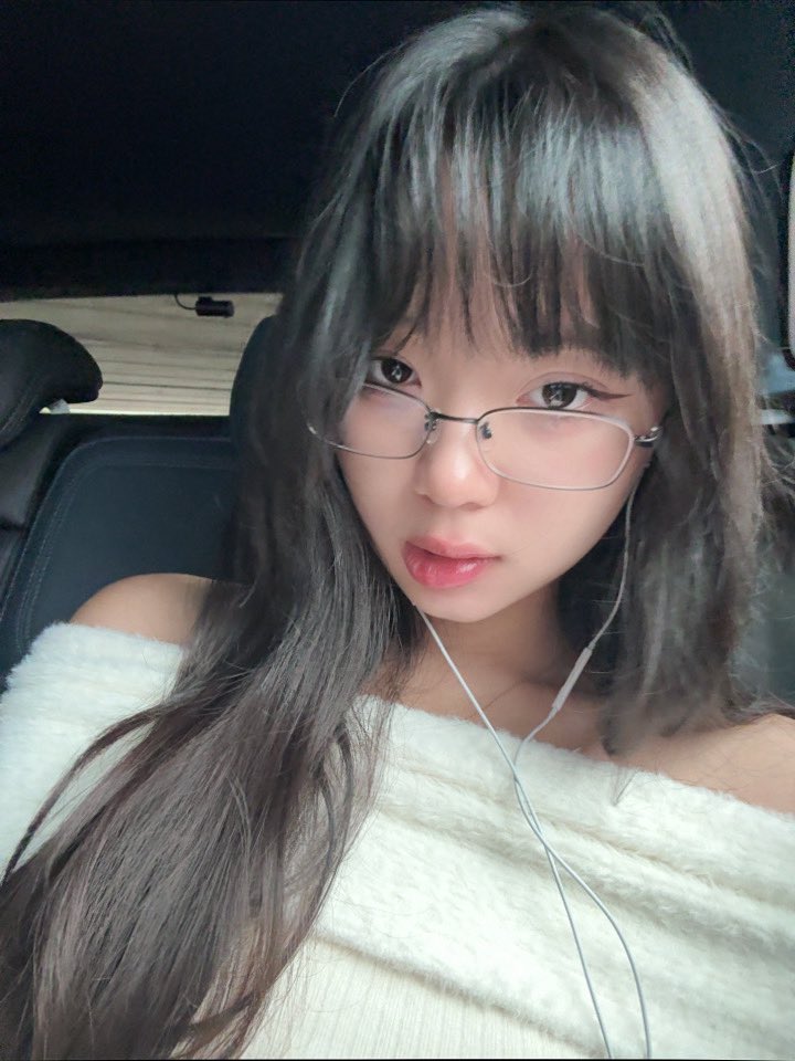 baby ivy ~♡ tweet media